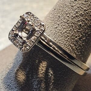 14K White Gold Mounting & Band